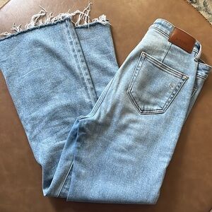 Hidden Happi Cropped Flare Stretch Jean with front pockets